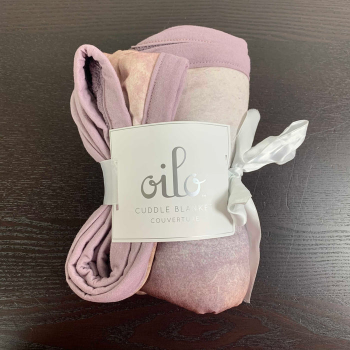 used Oilo Studios Cuddle Blanket