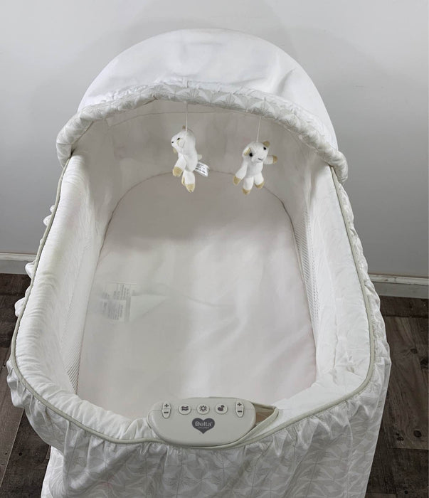 Shop Delta Children Deluxe Gliding Bassinet at Goodbuygears