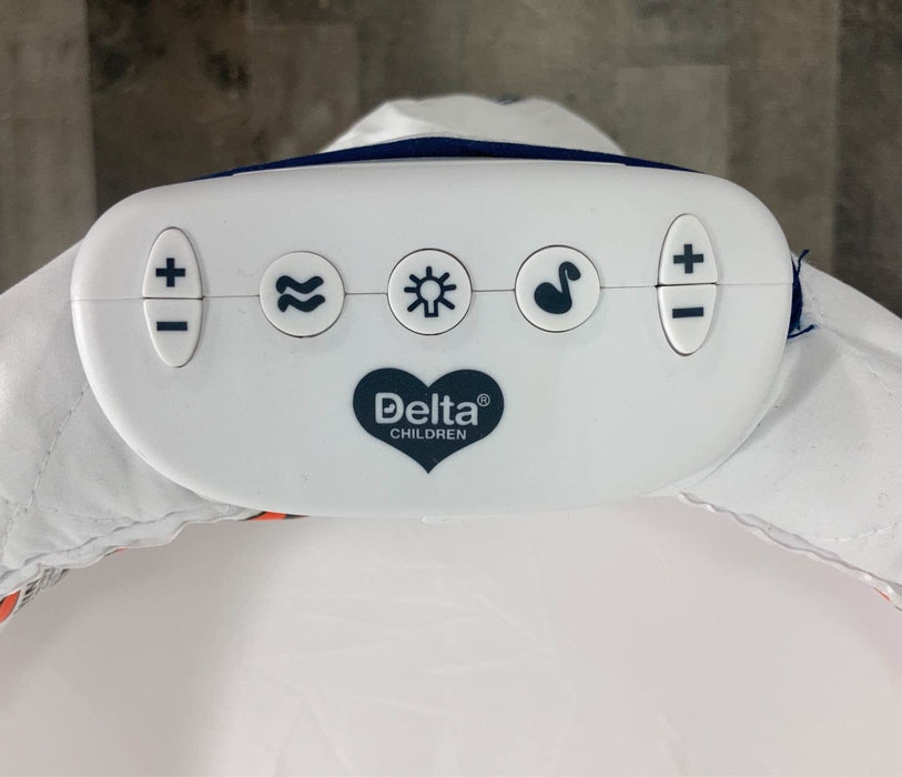 Shop Delta Children Deluxe Gliding Bassinet at Goodbuygears