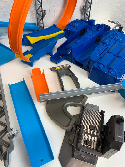secondhand BUNDLE Hot Wheels Track