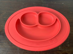 secondhand Ezpz Happy Mat, With a Cup