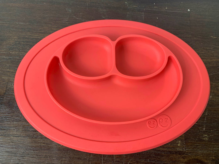 secondhand Ezpz Happy Mat, With a Cup