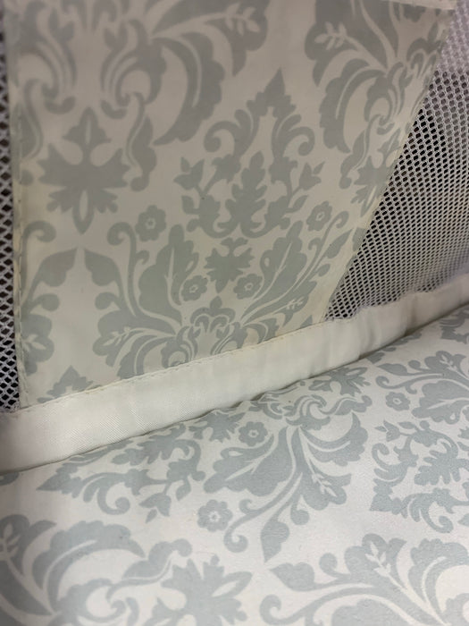 Halo Bassinest Swivel Sleeper- Premiere Series