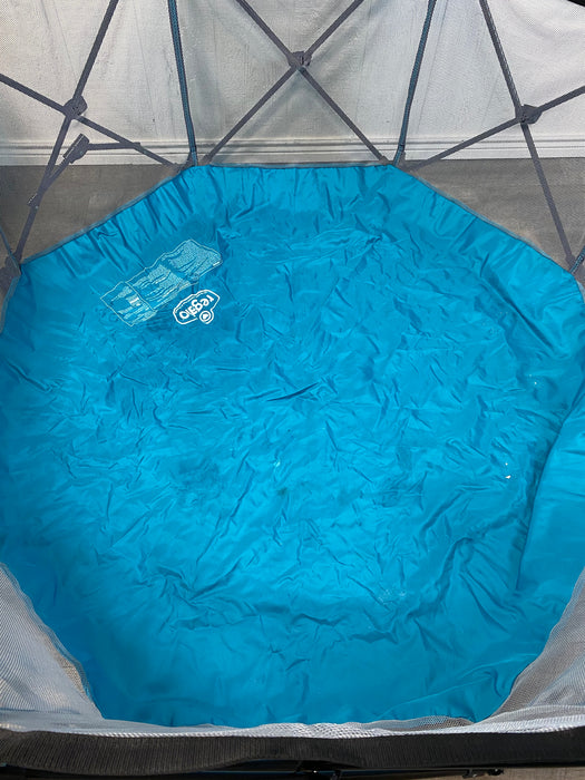 Regalo My Potable Play Yard Deluxe